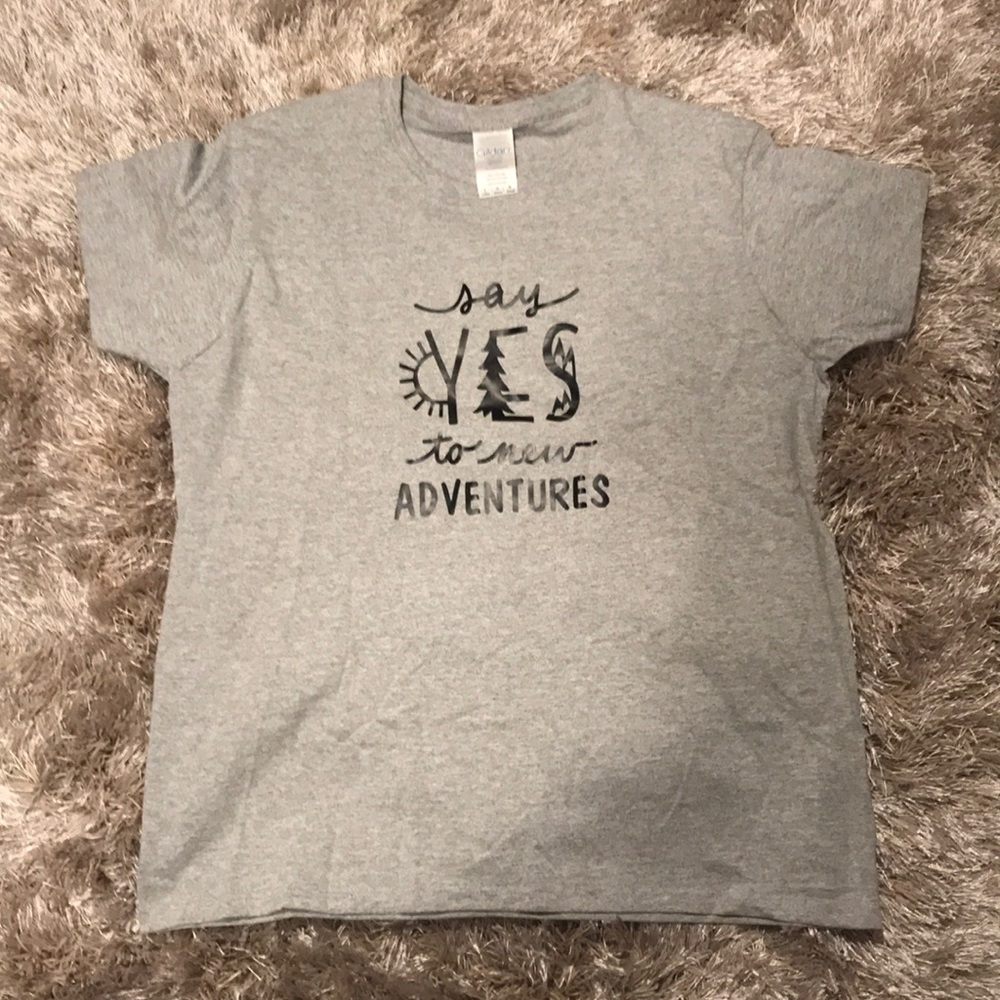NWOT!! Graphic Tee